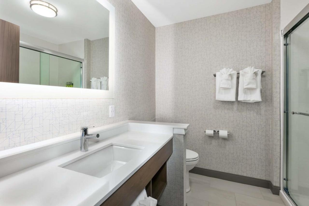 Holiday Inn Express & Suites - Grand Rapids Airport - South By Ihg Экстерьер фото